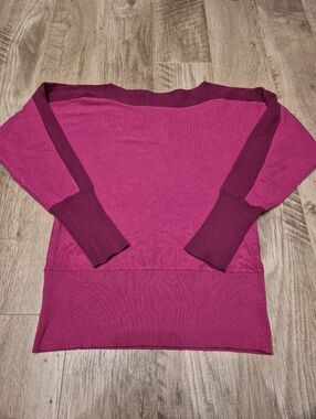 Laura Women's Feminine Minimalist Pink Ribbed Boat Neck Knit Sweater Size Small